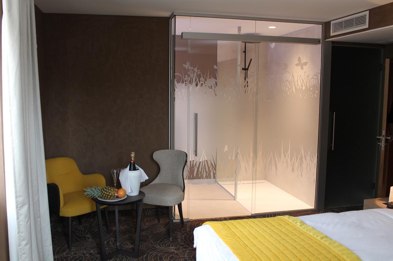 Hotel Restaurant L'Orchidee Ensisheim Esterno foto